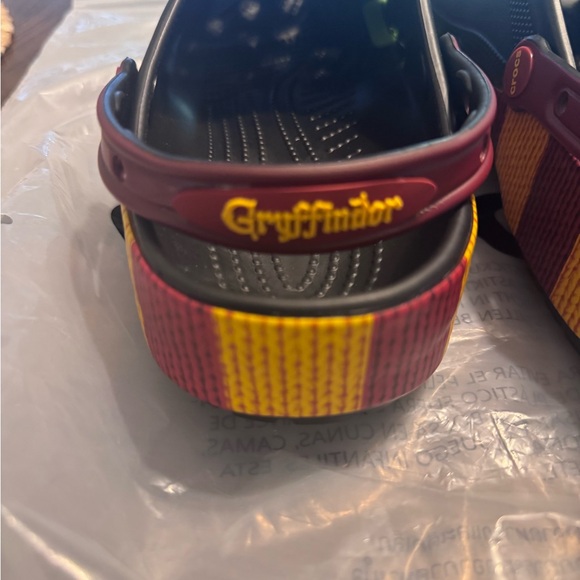 CROCS Harry Potter Griffyndor Black and Red Themed Clogs main image 4